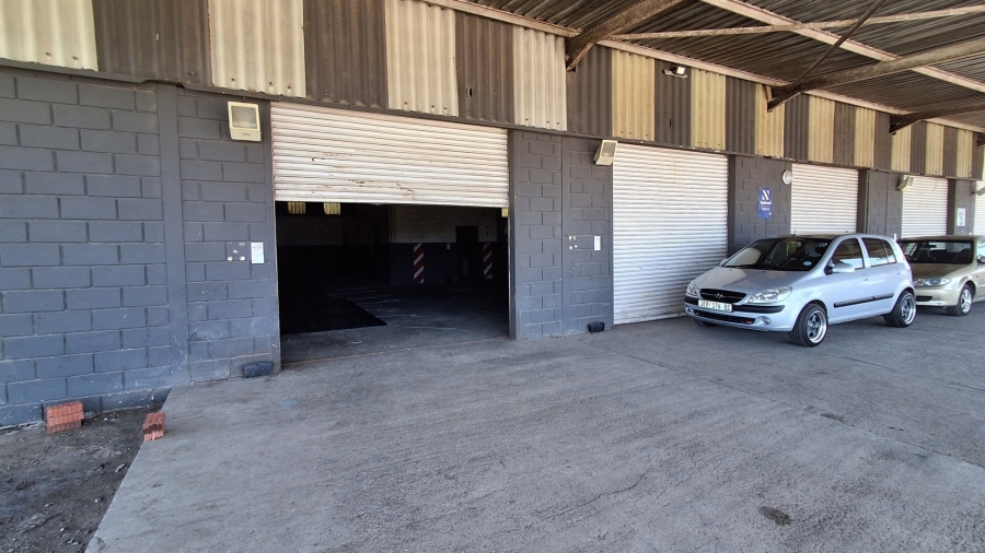 To Let Commercial Property for Rent in Wilsonia Eastern Cape